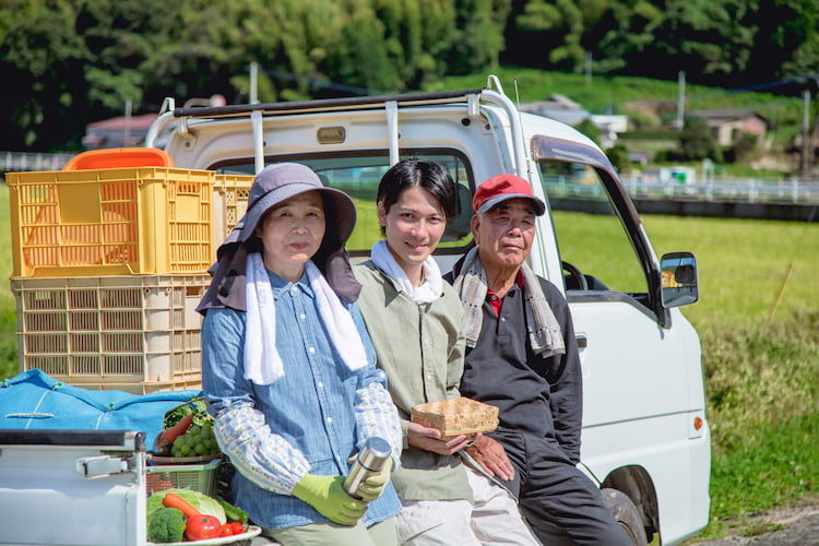 農業の人手不足を解決するために！問題の原因と4つの解決策