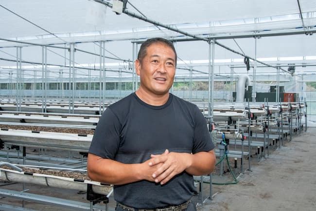 代表の保田健一さん。2021年にオープン予定の乳酸菌イチゴ狩り用施設にて