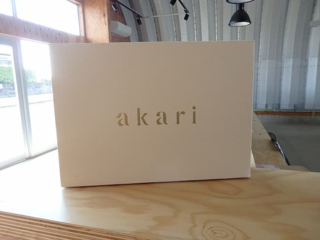 梨人 『akari』 パッケージデザイン