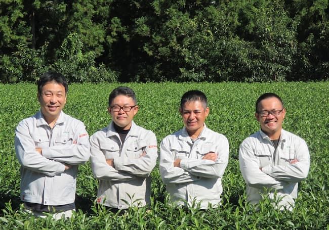 深緑茶房の4人の取締役。左から松倉さん、高尾さん、仁田さん、西村さん