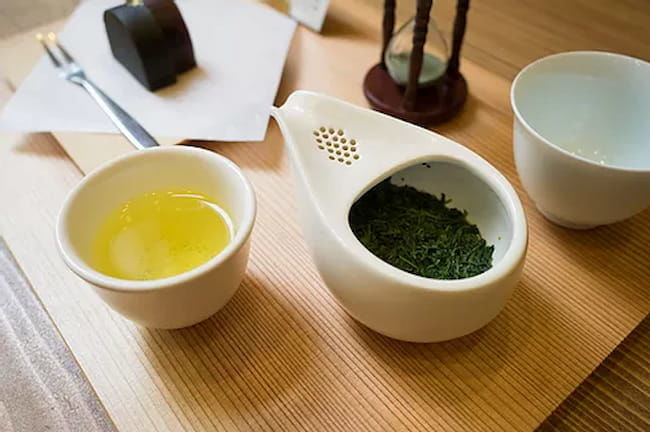 深緑茶房名古屋店の伊勢茶メニュー「急須で楽しむお茶」