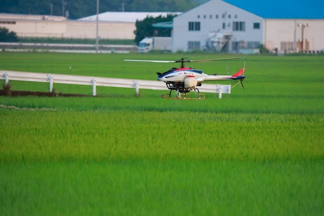 ヘリコプターによる肥料や農薬の散布