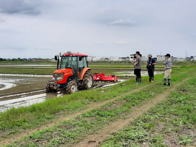 あらい農産 トラクターの自動操舵については取材も多い
